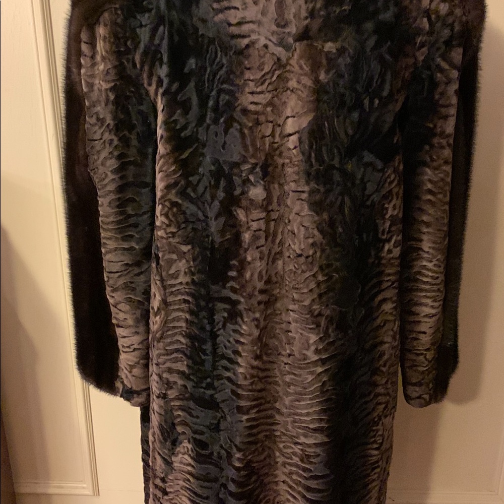 Coat - Picture 1 of 4
